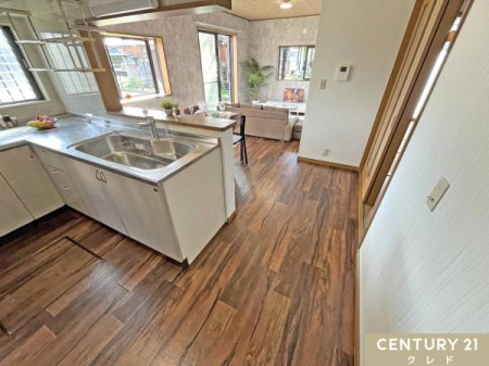 Lb` ΖʎLb`͎Ė邭AJIȕ͋CɁB
Ȃ炨q܂̗lq̂ŁAqĒ̂ƒɂԎłB