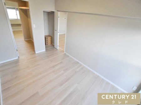 �m�� �y�m��5.7���z
�׎��ƂȂ���E�H�[�N�X���[�N���[�[�b�g�������B�s�������X���[�Y�ŁA�Ǝ������ɂ��D�ꂽ�֗��ȊԎ��ł��B
�֗��Ȏ��[�ƃV���v���ȓ����ŁA�S�n�悢�V�������n�߂��܂��B