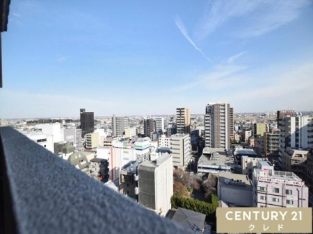 �Z�˂���̒��]�ʐ^ 12�K�Ȃ�ł͂̊J�������ӂ��o���R�j�[�B
���ꂽ���ɂ͐�ƐS�n�悢���ɕ�܂�A�������Ƃ������Ԃ��y���߂܂��B