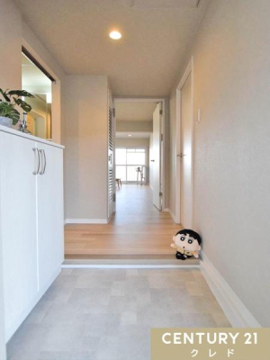 ���� ���ւ���^�������ɐL�т�L���̐�ɂ́A���邢���r���O���L����܂��B���������ւƔ����邽�ߊJ����������A���ʂ����ǍD�B�V���[�Y�{�b�N�X�����ŌC���X�b�L�����[�ł��A���ł��Y��Ȍ��ւ�ۂĂ܂��B