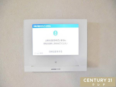 ���̑� �yTV���j�^�[�t���C���^�[�t�H���z  
���K�҂̎p�������̃��j�^�[�Ŋm�F�ł�����S�̐ݔ��B  
�Z�[���X�Ȃǂ̑Ή����T�������Ƃ���A���q�l�̂�����Ԏ��ɂ��S�����@�\�ł��B