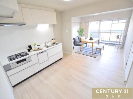 ���r���O �yLDK11.4���z
�L�b�`���E���r���O���ꏏ�ɂȂ�����̊��̂��郏���t���A���r���O�B�Ƒ��݂�Ȃ��v���v���̎��Ԃ��߂����Ă��Ă��A�q����������ł����Ԃł��B