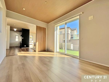 �m�� �y1�K�m��6���z
6���̘a���͗m���ɕύX�I
�����˂��J����΁A���L�X�Ƃ�����ԂƂ��Ďg�����Ƃ��ł��܂��B
���r���O���l�S�n�̗ǂ��z���⒭�]���y���ނ��Ƃ̂ł���2�ʍ̌��̎����ł��B