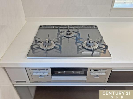 �L�b�`�� �y3���R�����E�O�����z
�Z�������ԑтɂ����ٓ��E���H�̏��������₷��3���^�C�v�̃R�����ł��B
�O�����t���̃L�b�`���͂������̕��������܂��I