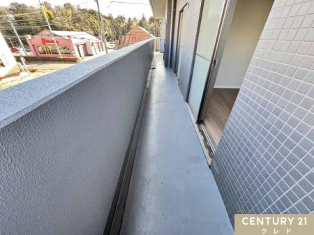 �o���R�j�[ 2�ʂɃo���R�j�[��݂��Ă��܂��B
������������₷�����󕨂��J���b�Ƃ悭���������ł��B
�������S�̂ɐS�n�悢�����ʂ蔲���܂��B