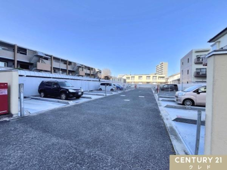  �~�n���ɒ��ԏꂪ����܂��B
�i���z3500�`7000�~�j
�����p�̍ۂ͋󂫏󋵂��m�F�������܂��̂ł��C�y�ɂ����k���������B