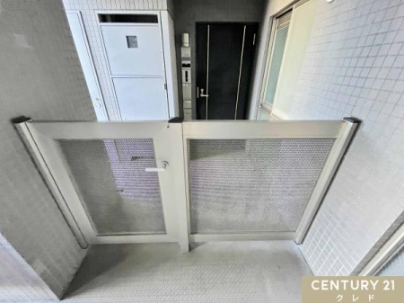 ���� �y���փ|�[�`�z
���փ|�[�`�����֑O�ɂ��Ă��邨�����̂��߁A�v���C�x�[�g�����v���X����܂��B
�|�[�`���ɂ��q�l�̎O�֎Ԃ�V���u���Ă����̂������ł��ˁB