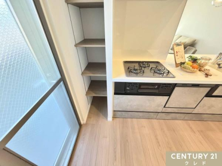 �L�b�`�� �p�ɂɎg���������⒲�����A�ۑ��H�Ȃǂ��T�b�Ǝ��o����ʒu�Ɏ��[�I����A���������͂��ǂ�܂��B