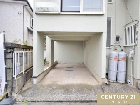 ԏ 1\ȃrhCK[WB
J̓łGꂸɎԂɏ~ł̂ŁAו̐ς݉낵┃ASłB