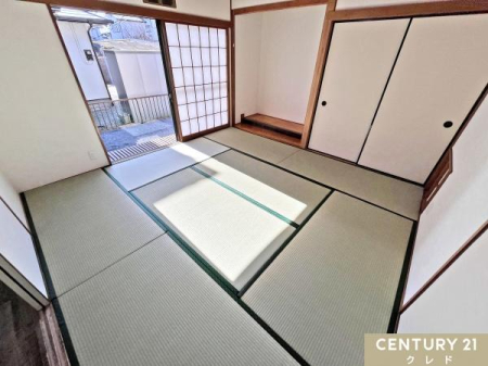 �a�� �y�a��8���z
��Ƃ肠��a���͌l�̃v���C�x�[�g���[���Ƃ��Ă����p�ł��܂��B
2���тŏZ�܂����Ƒ���A���r���O�̑����ԂƂ��Ă������p�ł��܂��B