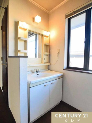 ʑEʏ yZJhʑz
2Kɂʑ݂Ă܂B
̎コ邽߂֗̕ȐݔI
Ȃǂ̍ݍԑтłX[Yɏł܂B