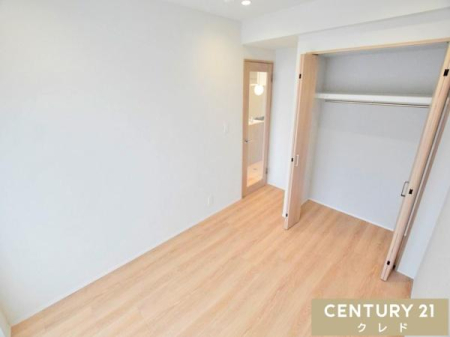 m ym5.5z
i`ȐF̃VvȗmB
D݂̉ƋG݂Rɔzuł̂ŁÁgSn̂ԁhy߂܂B