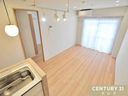 rO yLDK13.6z
쓌ɊJ݂rÓA邢ՂƓ鋏Sn̗ǂԁB
Ƒ݂ȂR̂ŐSnǂ߂Ƃł܂B