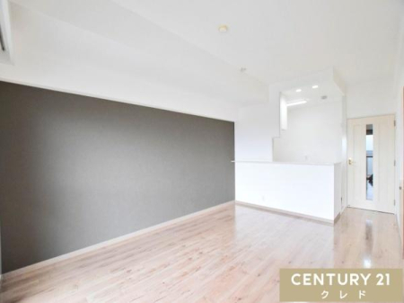 rO y_CjOELb`9.1z
VvŎg₷݌vɂAƋ̃CAEgR݁B
O[̃ANZgNXԂقǂ悭߁Aꂽ͋CvX܂B