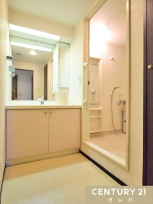 ʑEʏ Ɨʉϑɂ͑傫ȃ~[Ǝ[LrlbgB
ʗpׂȃACe𐮗₷AƂ肠JE^[Xy[XŒ̐gxxX[YłB