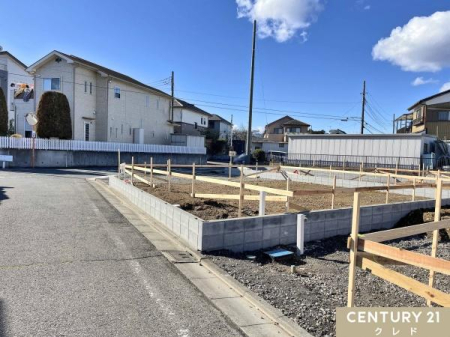 �O�ʓ��H�܂ތ��n�ʐ^ �����̐��m�Ȉʒu�⍂�������߂�A�ƂÂ���̊�ƂȂ���ɑ�؂ȍ�Ƃ��s���Ă��܂��B
���ꂩ���b�H���ւƐi��ł����܂��B