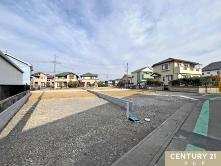 ���̑����n ���݂͍X�n�̏�Ԃł����A�Ԃ��Ȃ���b�H�����n�܂�܂��B
���S�ʂƗ����オ���S�؃R���N���[�g�Ŏ{�H���邱�ƂŁA���S���ĕ�点��n�k�ɋ�����b�𑢂�܂��B