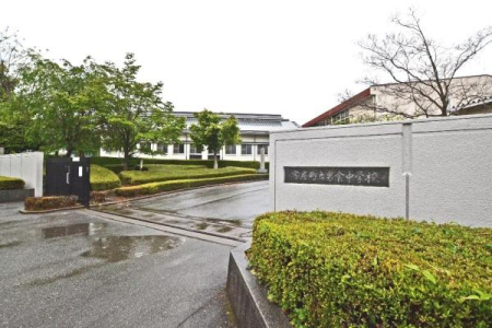 ���ӊ� �y���w�Z�z�񋏒����j�Β��w�Z�F1200m