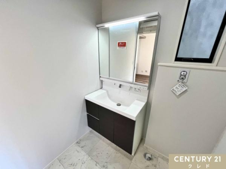 ʑEʏ OʋʉϑŁA̐gxxX[YɁB[Xy[X[Ăʂ܂XbLۂĂ܂B
Ǖt^Cv̎֌ł|̎ԂyI