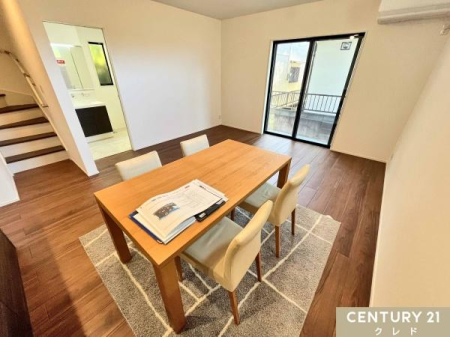 rO 傫ȑ|o݁AƑ̂т̂тƉ߂ԂłB
̊郊rOCKiłql̊OoEAĈSI