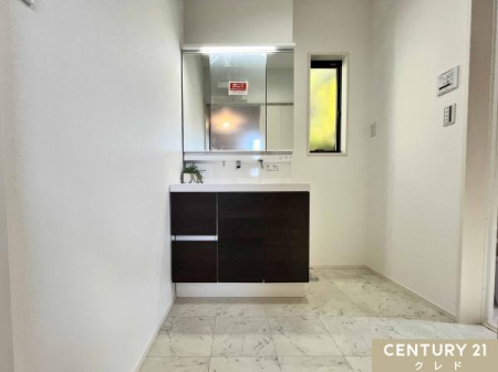 ʑEʏ OʋʉϑŁA̐gxxX[YɁB[Xy[X[Ăʂ܂XbLۂĂ܂B
Ǖt^Cv̎֌ł|̎ԂyI