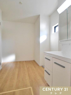 ʑEʏ ʎ͖1.5؂̍LłgԁB
bN[Iu΃^I܂萮ڂł܂B