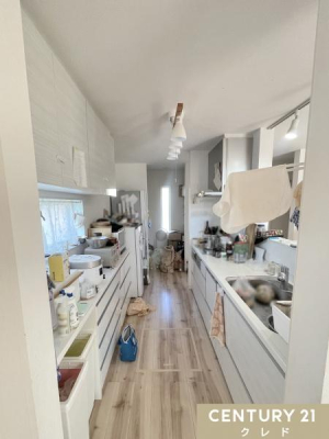 Lb` ƑƉby݂Ȃ悭Ǝi߂ΖʎLb`I
Lb`wʂ̃Jbv{[hɂ͐HƓdȂǃXbL[\B