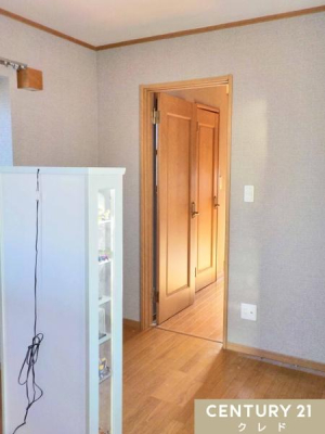 m ym4.5z
ւ[AXy[XȂǑlɊpł܂B
Zn̂߁A׋Ǐyނ̂Ƀsb^B