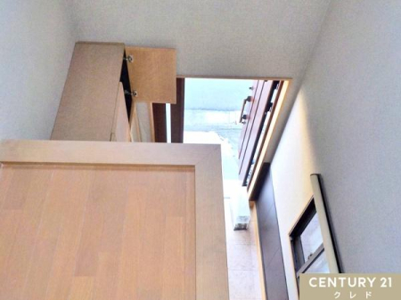  Ĵ鐁AZ܂Ŝɖ邢ƂƂ炵܂B
ւɂ͎[LxȃV[Y{bNXAƑ̌CЕt܂B