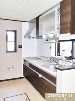 Lb` ̌EC₷AƎ͂ǂSn悢Lb`Xy[XłB
L[NgbvƂՂ̎[́ISIHNbLOq[^[̗pB