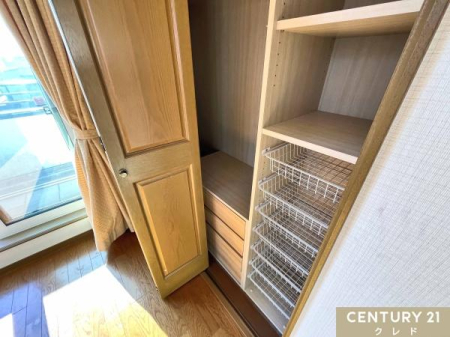 [ IoAC[oXPbg@\IȎ[Xy[XB
ߗނ⏬ނƂɐ₷AۂĂ܂B