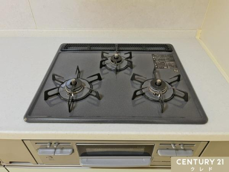 �L�b�`�� �y3���R�����E�O�����z
�Z�������ԑтɂ����ٓ��E���H�̏��������₷��3���^�C�v�̃R�����ł��B
�O�����t���̃L�b�`���͂������̕��������܂��I