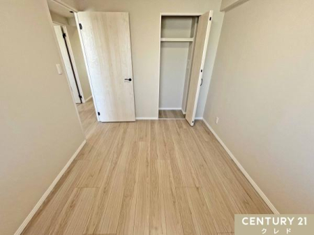 �m�� �y�m��5.2���z
�z���C�g�~�ؖڒ��̖��邭�������̂���m���B�V���v���ȓ����Ȃ̂ŁA���D�݂̉Ƌ��u���Ď����D�݂̋�Ԃ����܂��B