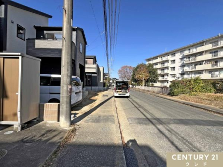 OʓH܂ތnʐ^ ukˁvwk11I
wZ⏤Ǝ{݂g߂ɂ낢Aql̒ʊw█̕炵SȏZłB