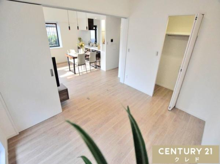 �m�� �y�m��6���z
���r���O�ɗאڂ����6���̗m���ł��B���C�t�X�^�C����V�[���ɍ��킹�āA���Ƃ��Ă����r���O�̉����Ƃ��Ă��g����t���L�V�u���Ȑ݌v�ł��B