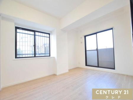 �Q�� �y�m��7.4���z
�_�u���x�b�h��u���Ă��\���ȃX�y�[�X������A��Q���Ƃ��čœK�ł��B2�ʍ̌��Ŗ��邭���ʂ����ǍD�B�V���v���ȓ����Ȃ̂ŁA���D�݂̃C���e���A�Ń����b�N�X�ł����Ԃ����܂��B