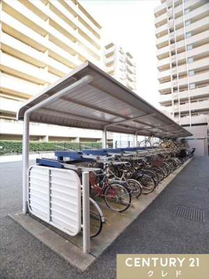 ���̑����p�� �y���֏�z
�ʋ΁E�ʊw�Ȃǎ��]�Ԃ����g���̂��Ƒ������֏�������p���������܂��B
�����̕t�������փX�y�[�X�͉J�Ȃǂɂ��K���玩�]�Ԃ����܂��B