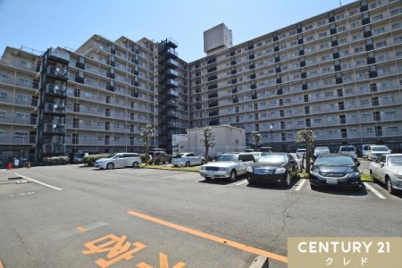  �y���ԏ�z
�}���V�����~�n���ɒ��ԏꂪ����܂��B
�󂫂̏ꏊ��ԃT�C�Y�̐���������܂��̂ŁA����]�̏ꍇ�͂��C�y�ɂ��m�F���������܂��B