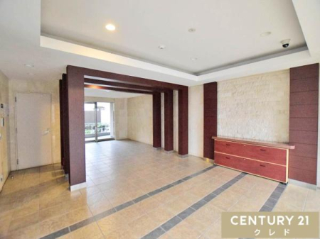 �G���g�����X ���X�܂Ő��|���s���͂����A���������ӂ��G���g�����X�B�����͊Ǘ��l���Ζ����Ă��邽�߃Z�L�����e�B�ʂ����S�ł��B