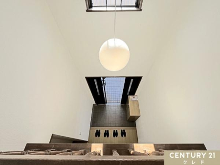 ���̑� ���������̍������玩�R�����~�蒍���A���ɖ��邢���ցB
�K���l�𖣗�����u�Ƃ̊�v�ɂӂ��킵���㎿�ȋ�ԁB