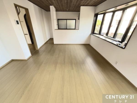 ���r���O �yLDK15���z
3�ʍ̌��~������̖��邭�A�S�n�ǂ���ԁB
�o���Ɋϗt�A����ʐ^���Ă������ăC���e���A���y���ނ̂��ǂ��ł��ˁB