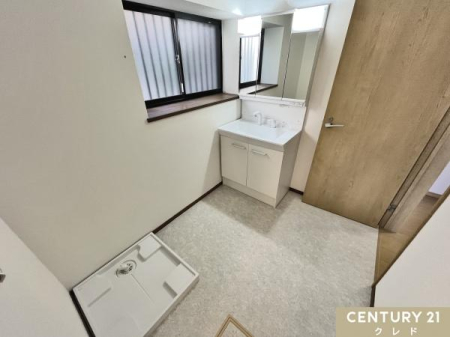 ���ʑ�E���ʏ� �傫�ȑ�������A�ƂĂ����邭�������̂�����ʎ��B
���[�͂�����A�g������̗ǂ��O�ʋ��^�C�v�̐��ʑ�ɐV�K�����B
����@�u������m�ۂ���Ă���A�Ǝ��������X���[�Y�I