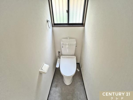 �g�C�� LIXIL���̉������t�g�C����V�K�ݒu�B
���ւ̕��S�ɔz�����A���K�Ȑ������T�|�[�g�B
���t���Ŋ��C�����₷����ԂŁA����I�ɐ�����ۂĂ܂��B