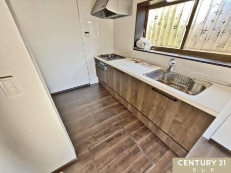 �L�b�`�� ���t�H�[���ŐV�K�����ς݂̃L���C�ȕ����g�p�ł��܂��B
�W�����Ă��������ł���Ǖt���^�C�v�̃L�b�`���ł��B
���r���O�A�_�C�j���O�ƈ�̉������L�b�`���͂������̍ۂ��Ƒ��Ɗ��Y�����Ƃ��ł��܂��B