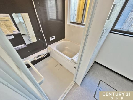 ���� ���j�b�g�o�X�͗����g�[�����@�t���̕��ɐV�K�������܂����B
���K�ȉ��x��ۂ��A�h�J�r�ɂ����ʓI�ł��B�������ꂽ��ۂ̉����̋���z�����������ł��B