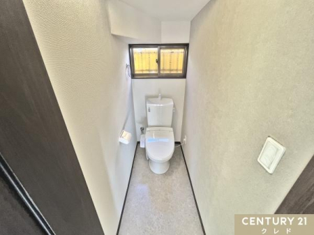 �g�C�� �g�C���A�����̃N�b�V�����t���A���V�������̂Ɍ������܂����B
���֍��t���̃g�C���͗l�X�ȋ@�\�ɂ���ĉ��K�������܂�܂��B