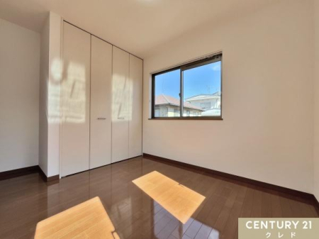 �m�� �y�m���쑤5���z
�S�����[�~�|���̂��₷���t���[�����O�̑���B
�V���v���Ȏ����͂��D�݂̉Ƌ�����킹�₷���A���q�l�̐�����C���ɂ���čD�݂̃��C�A�E�g���y���߂܂��B