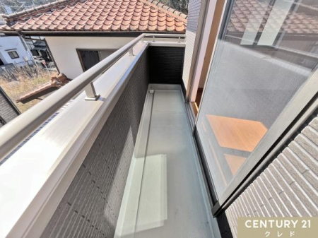 �o���R�j�[ �z���������Ղ�ƍ~�蒍��������̃o���R�j�[�B
�ߑO���͓������肪�ǍD�ŁA�����󕨂₨�z�c���C�����悭�����܂��B
�����̋C�����̗ǂ��ڊo�߂��T�|�[�g���Ă���܂��B