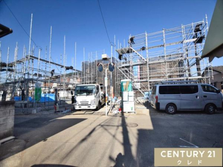 �O�ʓ��H�܂ތ��n�ʐ^ ���ւ��o�Ă��������H�ł͂Ȃ����߁A�����Ȃ��q�l�̋}�Ȕ�яo���̃��X�N�����Ȃ��A���������Ďq��Ă��ł�����ł��B