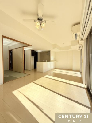 rO yLDK16.6z
Ƒ̊炪ΖʃLb`ƏXy[X₩ɂȂA邭Sn悢LDKB
VAJIȋԂłBg[tłqlybg邲ƒKɉ߂܂B